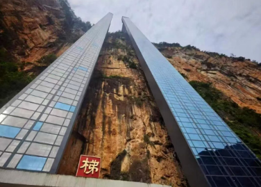 蒸蒸日上的中国丨便民的“空中天梯”，更是富民的“发展阶梯”